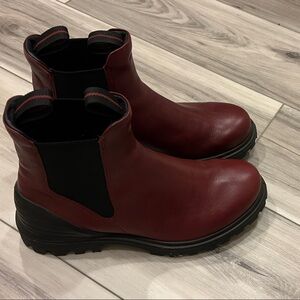 Ecco Women's Ankle Boots in Burgundy and Black